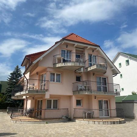 Abigel Apartmanhaz Balatonfüred Екстериор снимка